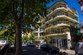 Guest House , Ekaterina